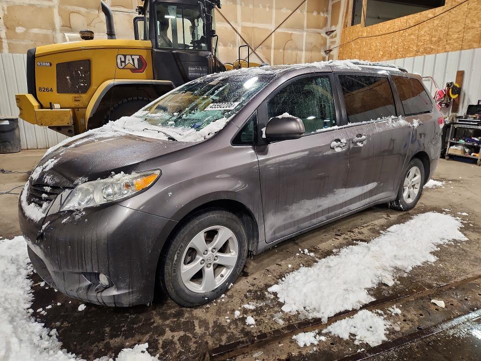 2014 Toyota Sienna მანქანა იყიდება აუქციონზე, vin: 5TDDK3DC6ES092270, აუქციონის ნომერი: 45592206