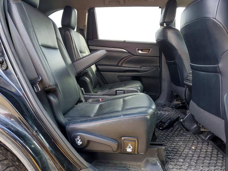 76202155 :رقم المزاد ، 5TDDZRFH1JS833975 vin ، 2018 Toyota Highlander مزاد بيع