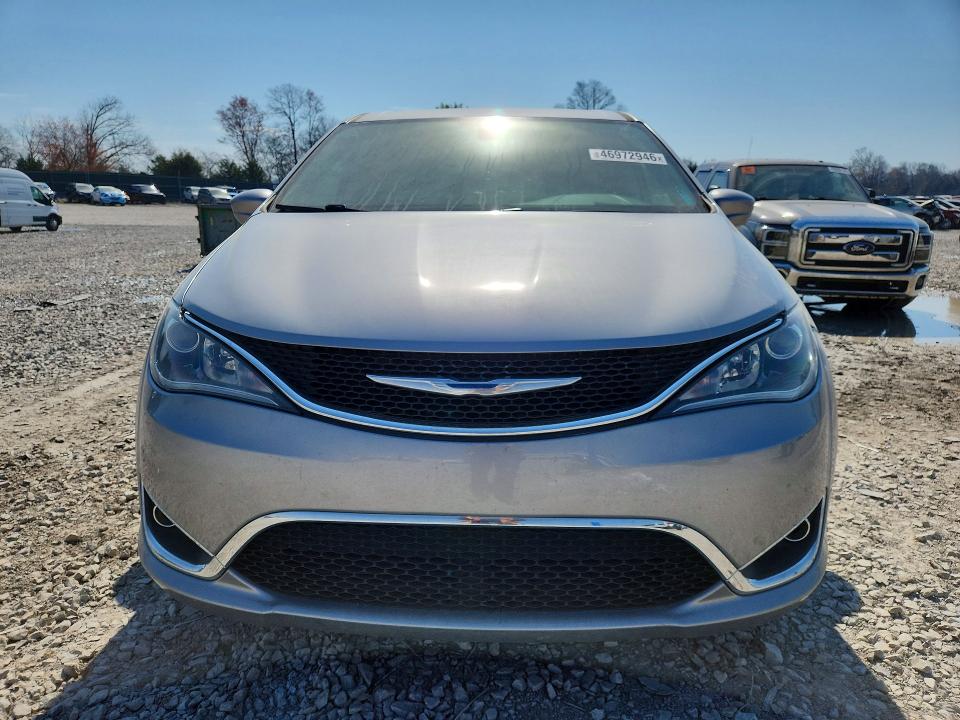 46972946 :رقم المزاد ، 2C4RC1FG6JR126461 vin ، 2018 Chrysler Pacifica مزاد بيع