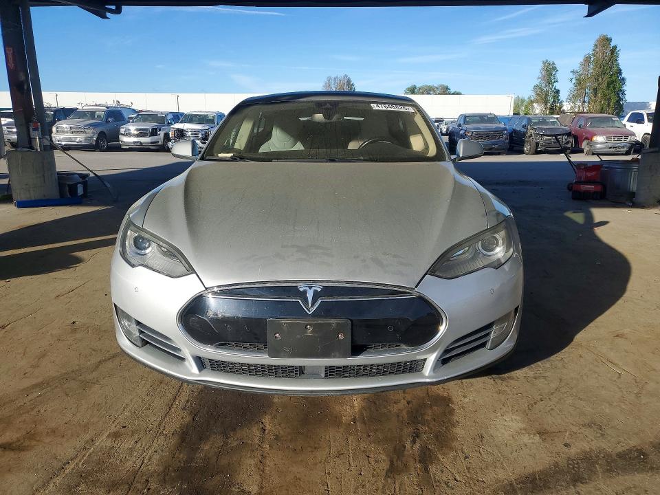 47648826 :رقم المزاد ، 5YJSA1H14EFP63625 vin ، 2014 Tesla Model S مزاد بيع