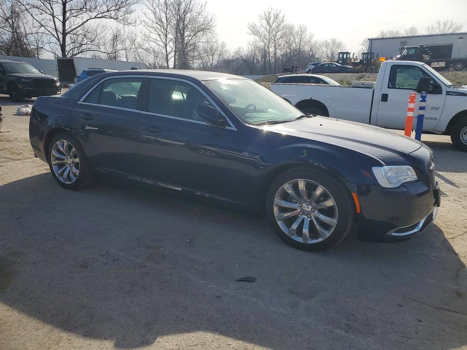 46818866 :رقم المزاد ، 2C3CCAAGXHH603670 vin ، 2017 Chrysler 300 مزاد بيع