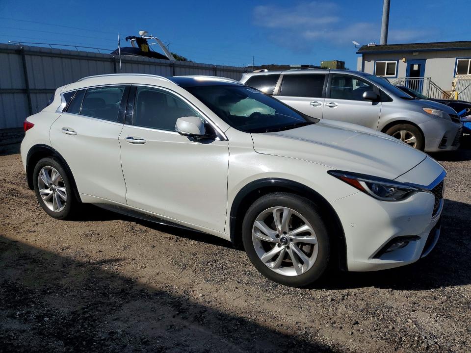 48263226 :رقم المزاد ، SJKCH5CP3JA001972 vin ، 2018 Infiniti Qx30 مزاد بيع