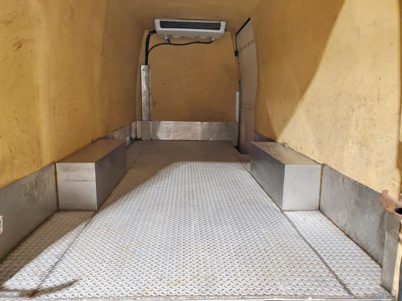 45838946 :رقم المزاد ، WD3PE8CC4F5960447 vin ، 2015 Mercedes Benz Sprinter مزاد بيع