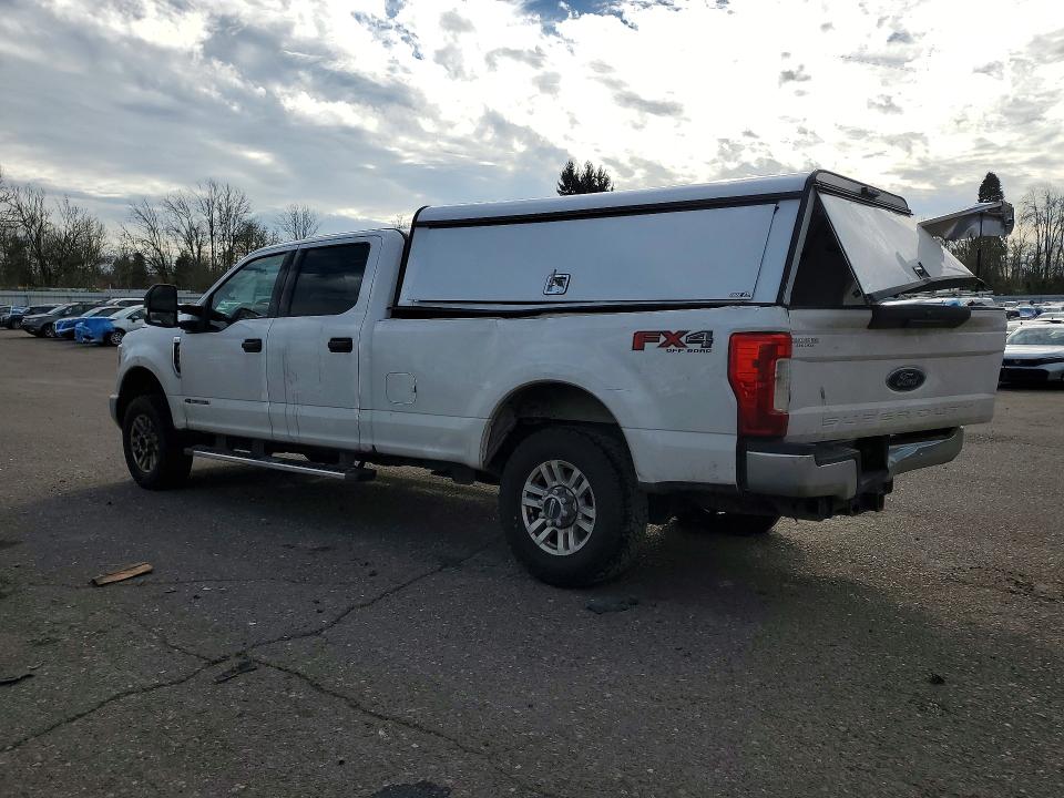 46355806 :رقم المزاد ، 1FT8W3BT2JEC72421 vin ، 2018 Ford F350 مزاد بيع