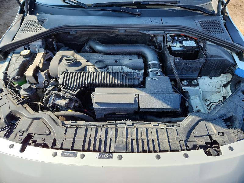 41820006 :رقم المزاد ، YV1612TC7F2315006 vin ، 2015 Volvo S60 مزاد بيع