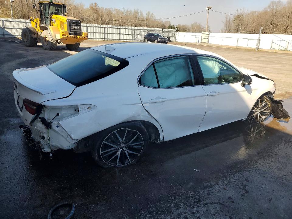 41669926 :رقم المزاد ، 4T1G11AK6NU073192 vin ، 2022 Toyota Camry مزاد بيع