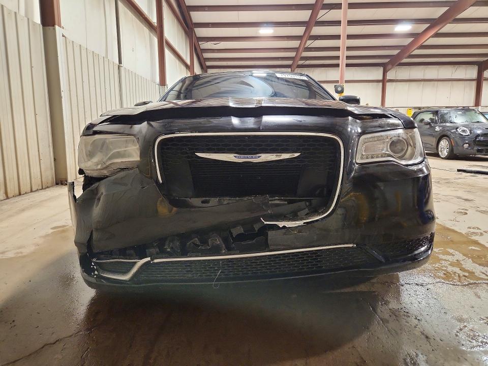 79753135 :رقم المزاد ، 2C3CCAAG3JH320565 vin ، 2018 Chrysler 300 مزاد بيع