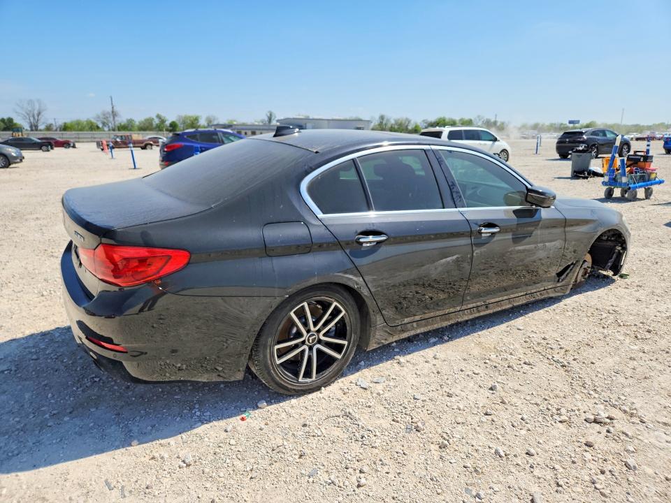 47268306 :رقم المزاد ، WBAJA7C57JWA74208 vin ، 2018 Bmw 530 مزاد بيع