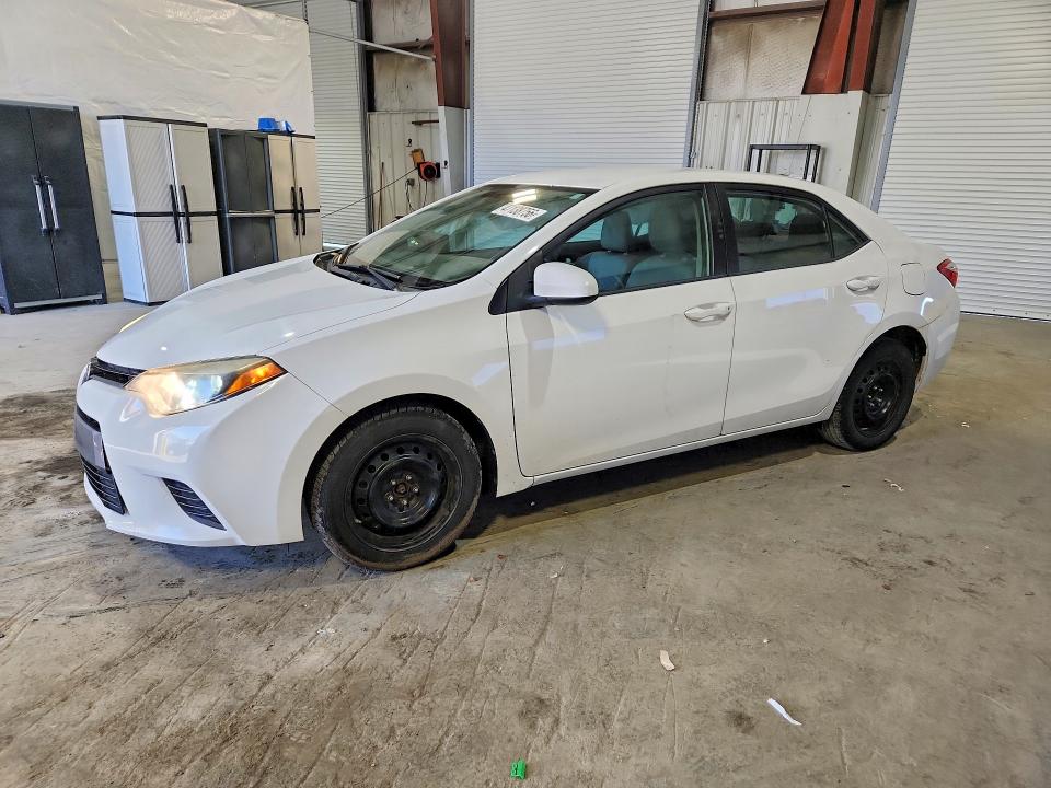47138756 :رقم المزاد ، 2T1BURHE7FC417907 vin ، 2015 Toyota Corolla مزاد بيع