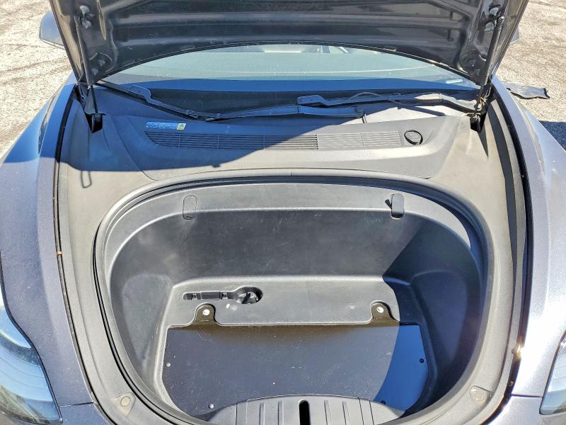 46743326 :رقم المزاد ، 5YJ3E1EA4JF028103 vin ، 2018 Tesla Model 3 مزاد بيع