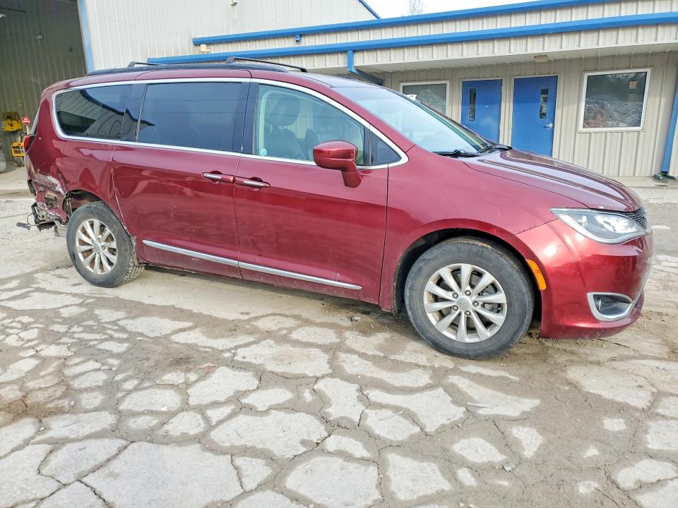 Продаж на аукціоні авто 2017 Chrysler Pacifica, vin: 2C4RC1BG2HR576916, номер лоту: 46532206