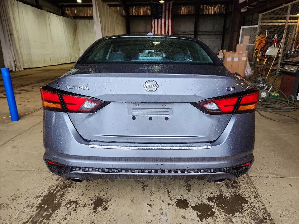 41818936 :رقم المزاد ، 1N4BL4CVXMN417185 vin ، 2021 Nissan Altima مزاد بيع