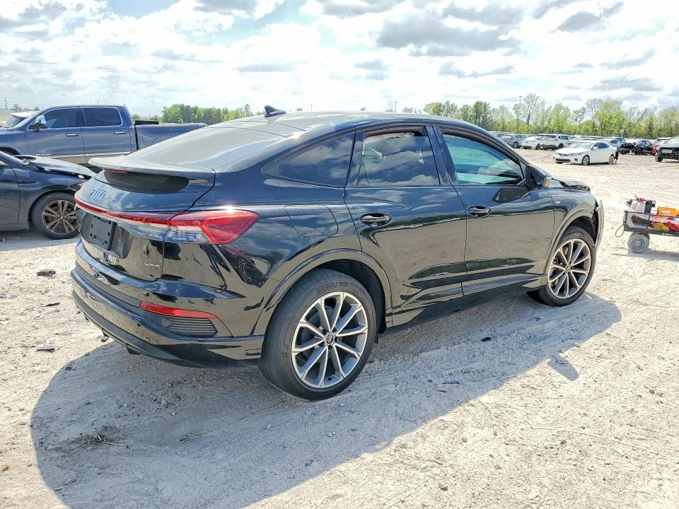 47027466 :رقم المزاد ، WA132BFZ3NP015495 vin ، 2022 Audi Q4 E-tron مزاد بيع
