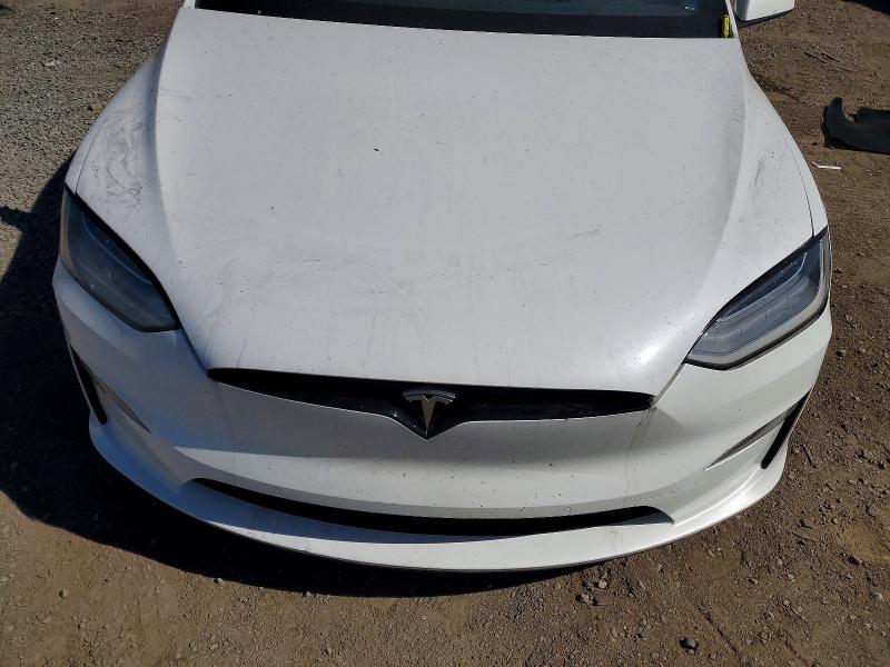45513086 :رقم المزاد ، 7SAXCDE51NF336981 vin ، 2022 Tesla Model X مزاد بيع