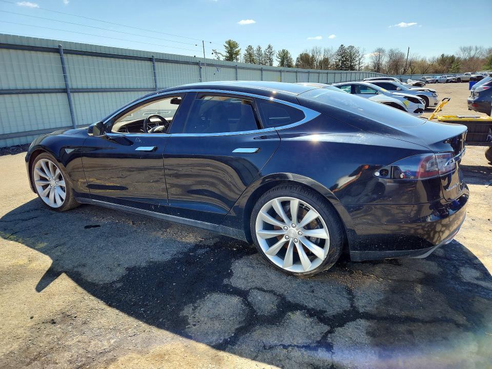 2013 Tesla Model S მანქანა იყიდება აუქციონზე, vin: 5YJSA1CG0DFP17672, აუქციონის ნომერი: 47390836
