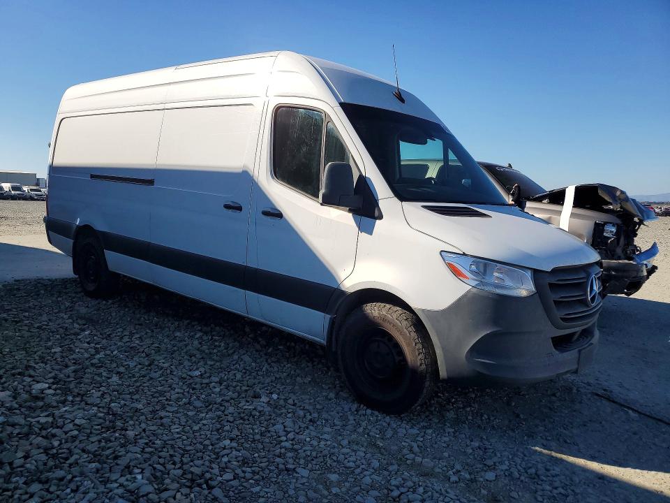 46473256 :رقم المزاد ، W1Y4ECHY3NT087649 vin ، 2022 Mercedes Benz Sprinter مزاد بيع