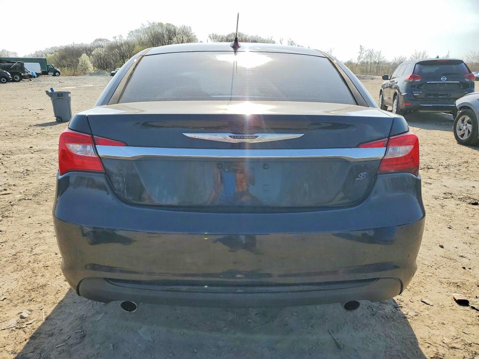 47994336 :رقم المزاد ، 1C3CCBHG8CN327212 vin ، 2012 Chrysler 200 مزاد بيع