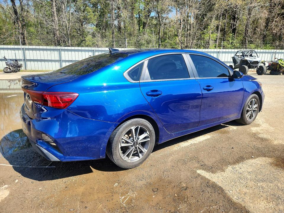 2022 Kia Forte მანქანა იყიდება აუქციონზე, vin: 3KPF24AD4NE426978, აუქციონის ნომერი: 46301316