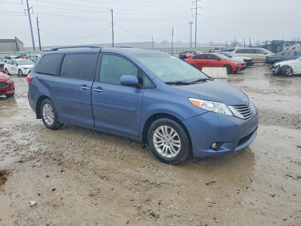 2017 Toyota Sienna მანქანა იყიდება აუქციონზე, vin: 5TDYZ3DC0HS791055, აუქციონის ნომერი: 79113565