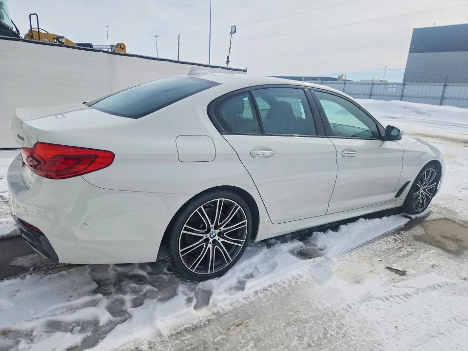 2017 Bmw 540 მანქანა იყიდება აუქციონზე, vin: WBAJE7C3XHG889328, აუქციონის ნომერი: 47554356