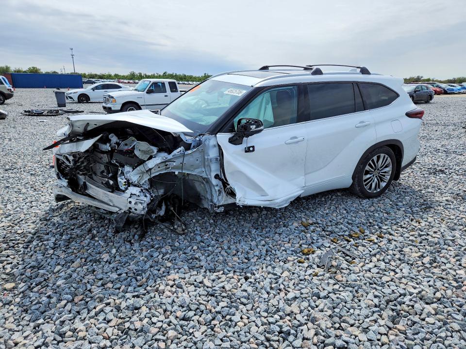 2025 Toyota Highlander Hybrid მანქანა იყიდება აუქციონზე, vin: 5TDEBRCH3SS688078, აუქციონის ნომერი: 46625706