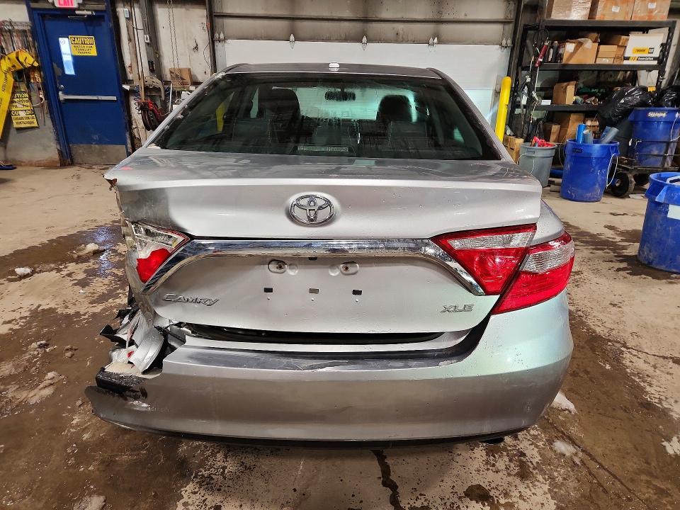 41981186 :رقم المزاد ، 4T1BF1FKXHU744100 vin ، 2017 Toyota Camry مزاد بيع