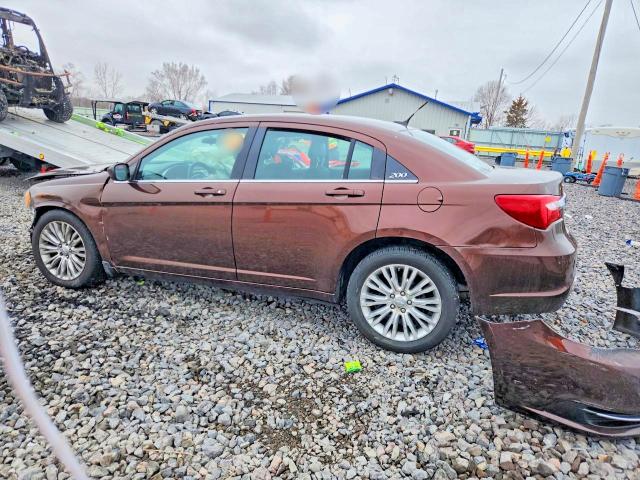 2013 Chrysler 200 მანქანა იყიდება აუქციონზე, vin: 1C3CCBAB6DN670715, აუქციონის ნომერი: 79736155