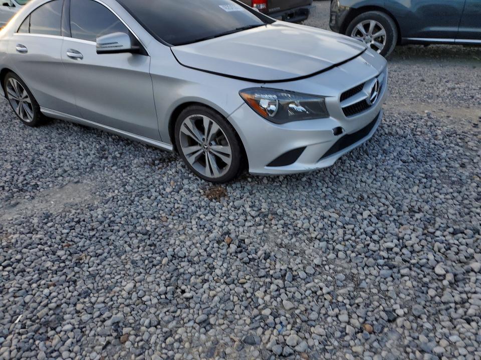 46284936 :رقم المزاد ، WDDSJ4EB6JN505803 vin ، 2018 Mercedes-benz Cla مزاد بيع