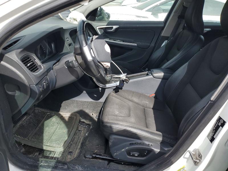 79809775 :رقم المزاد ، YV140MEJ0F1268103 vin ، 2015 Volvo V60 مزاد بيع