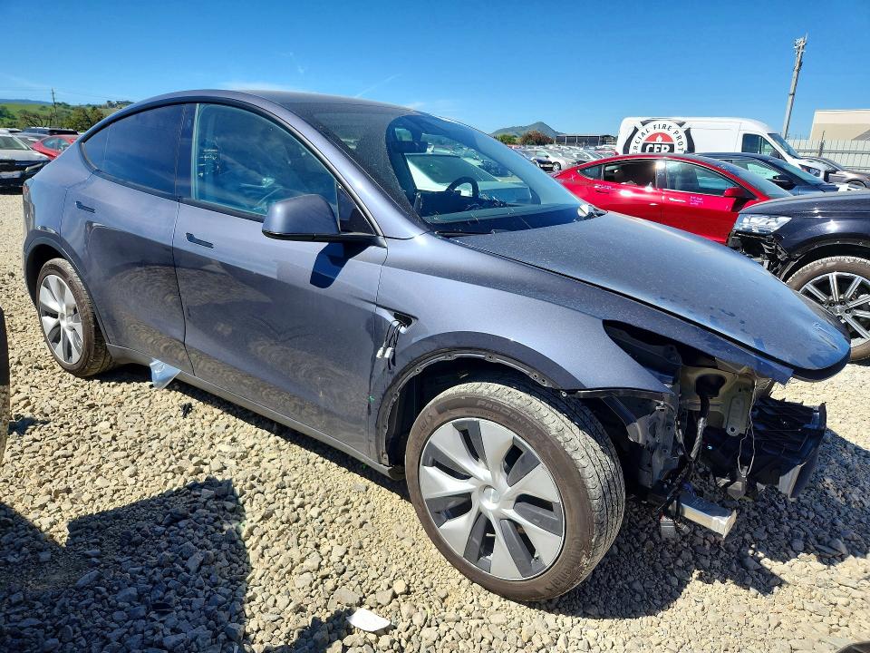 45765076 :رقم المزاد ، 7SAYGDEE7PF632888 vin ، 2023 Tesla Model Y مزاد بيع