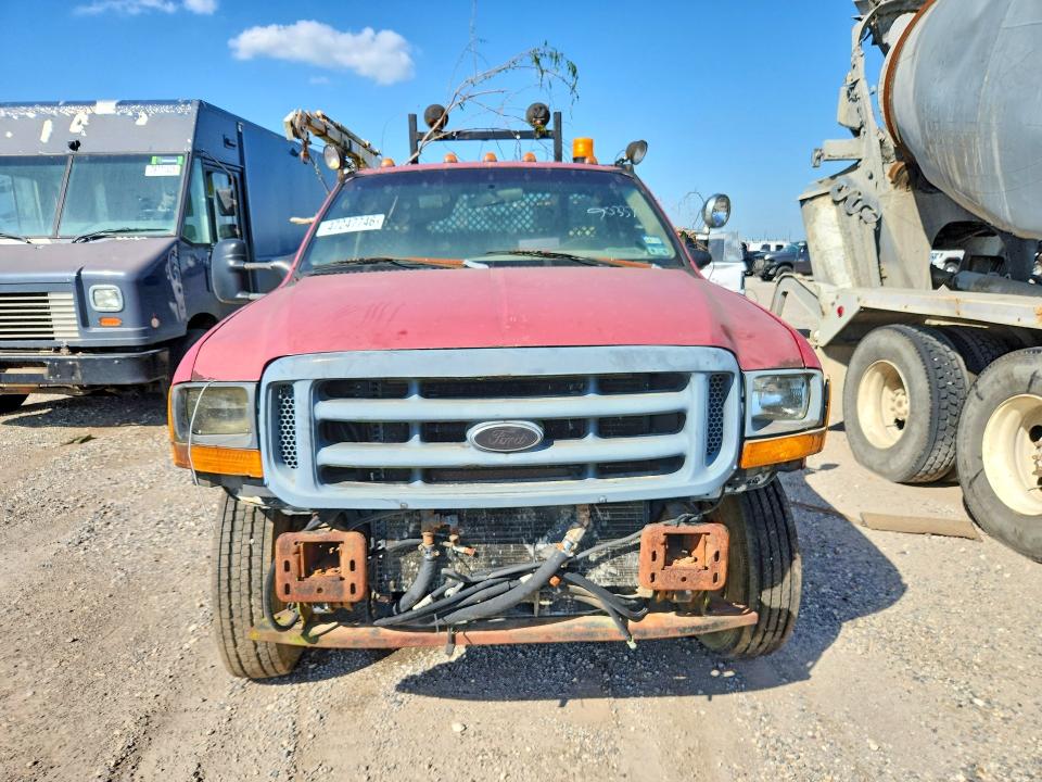 47247746 :رقم المزاد ، 1FDAF56F71EB82176 vin ، 2001 Ford F550 مزاد بيع