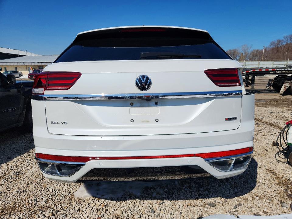 46033196 :رقم المزاد ، 1V2SE2CA7MC233578 vin ، 2021 Volkswagen Atlas Cross Sport مزاد بيع