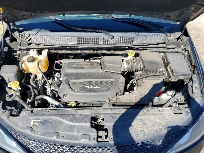 42077926 :رقم المزاد ، 2C4RC1FG3JR263390 vin ، 2018 Chrysler Pacifica مزاد بيع