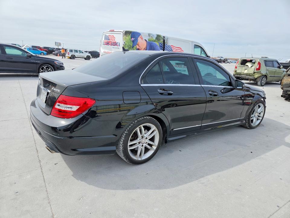 2012 Mercedes-benz C მანქანა იყიდება აუქციონზე, vin: WDDGF8BB9CR227221, აუქციონის ნომერი: 45977416