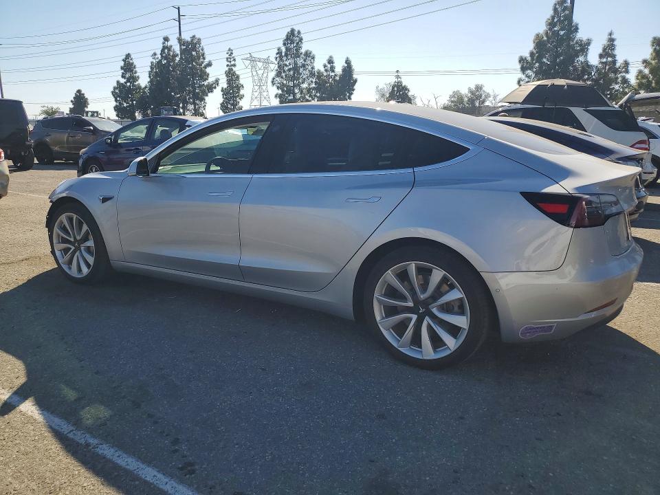 Продаж на аукціоні авто 2018 Tesla Model 3, vin: 5YJ3E1EB5JF100581, номер лоту: 46980056