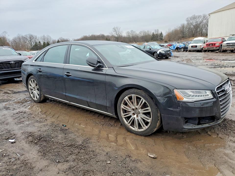 79644945 :رقم المزاد ، WAU32AFD7FN040933 vin ، 2015 Audi A8 مزاد بيع