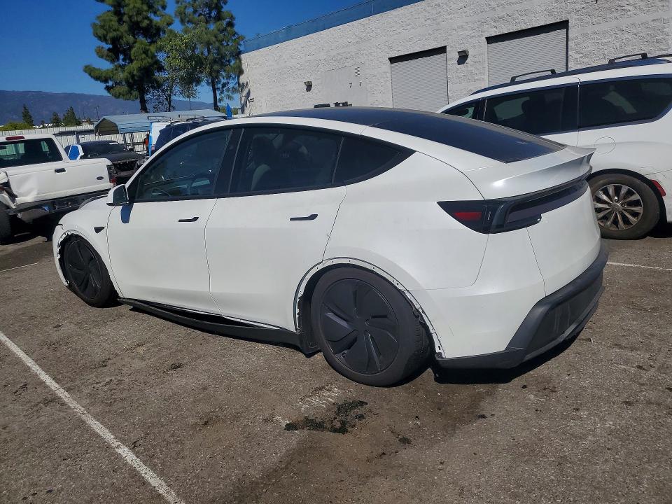 46687546 :رقم المزاد ، 7SAYGDED7TF455728 vin ، 2026 Tesla Model Y مزاد بيع