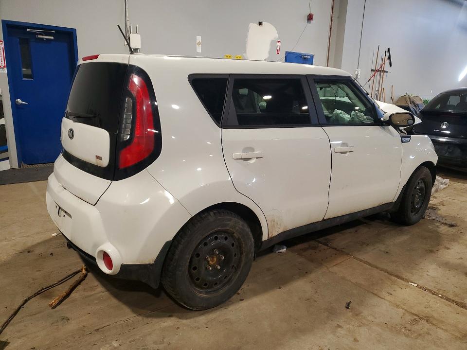 42010886 :رقم المزاد ، KNDJN2A26F7119141 vin ، 2015 Kia Soul Lx/s/x-line مزاد بيع