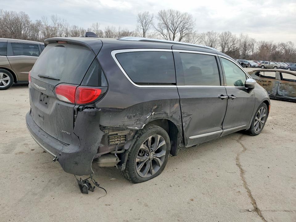 Продажа на аукционе авто 2017 Chrysler Pacifica, vin: 2C4RC1GG3HR656590, номер лота: 47553646
