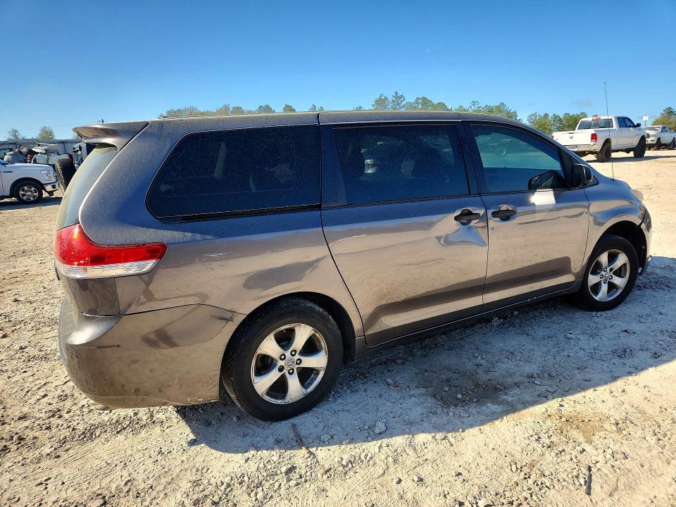 Продажа на аукционе авто 2011 Toyota Sienna, vin: 5TDKA3DCXBS001202, номер лота: 45512476