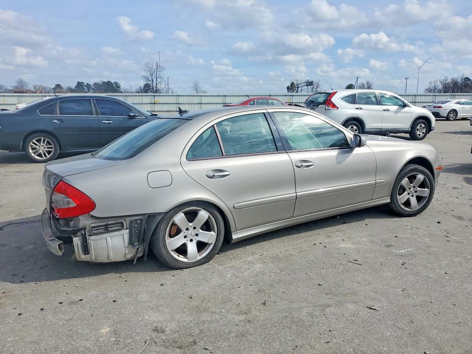 2007 Mercedes-benz E მანქანა იყიდება აუქციონზე, vin: WDBUF72X07A984305, აუქციონის ნომერი: 41755116