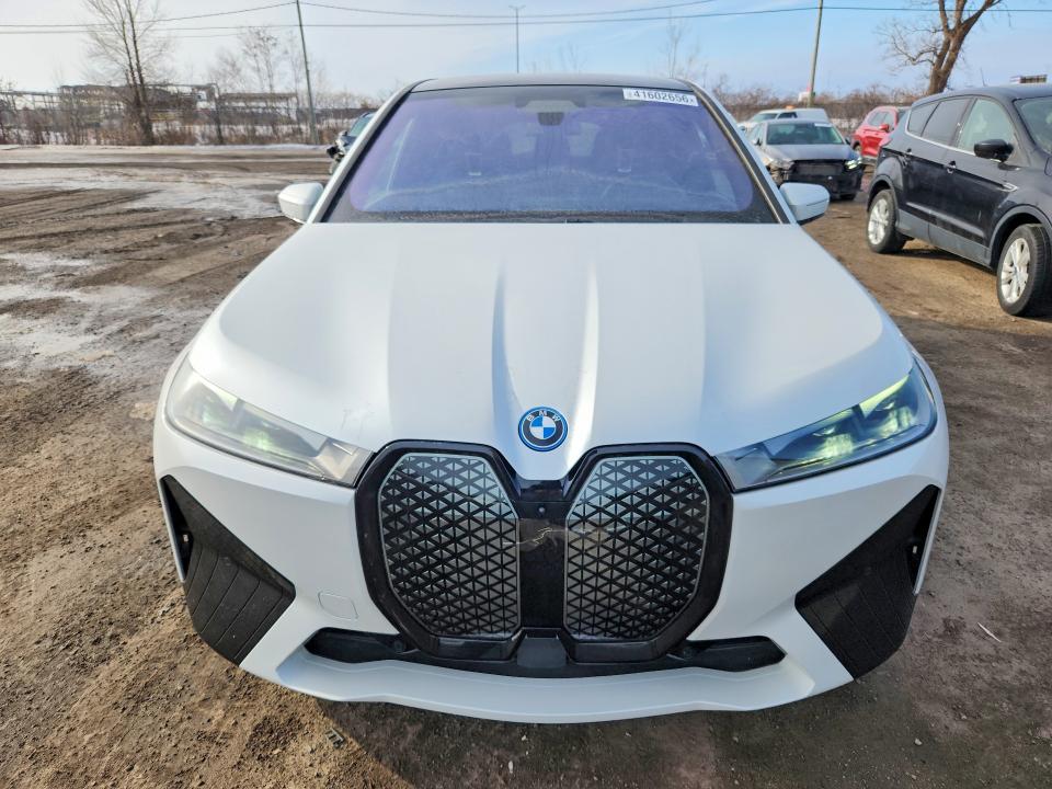 41602656 :رقم المزاد ، WB523CF08NCJ58175 vin ، 2022 Bmw Ix مزاد بيع