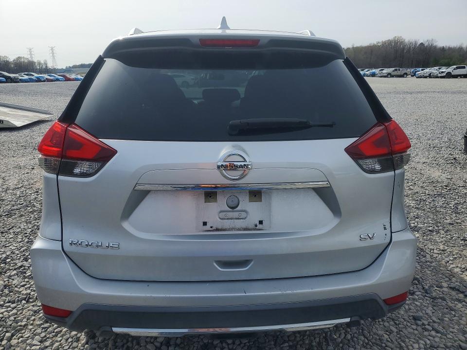 46609536 :رقم المزاد ، KNMAT2MT8JP570400 vin ، 2018 Nissan Rogue مزاد بيع