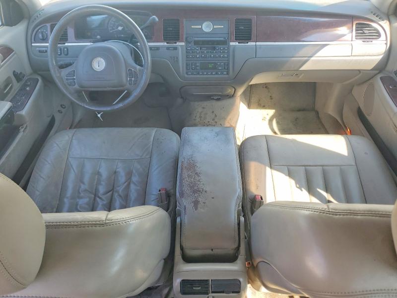 47688906 :رقم المزاد ، 1LNHM81W54Y602226 vin ، 2004 Lincoln Town Car مزاد بيع