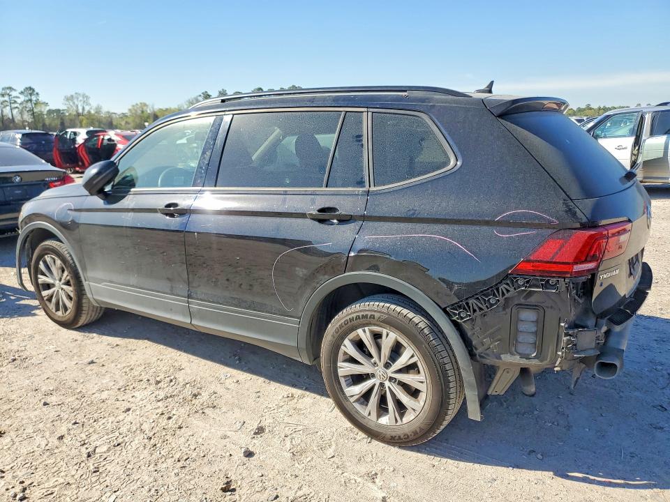 46474216 :رقم المزاد ، 3VV1B7AX1LM013636 vin ، 2020 Volkswagen Tiguan مزاد بيع