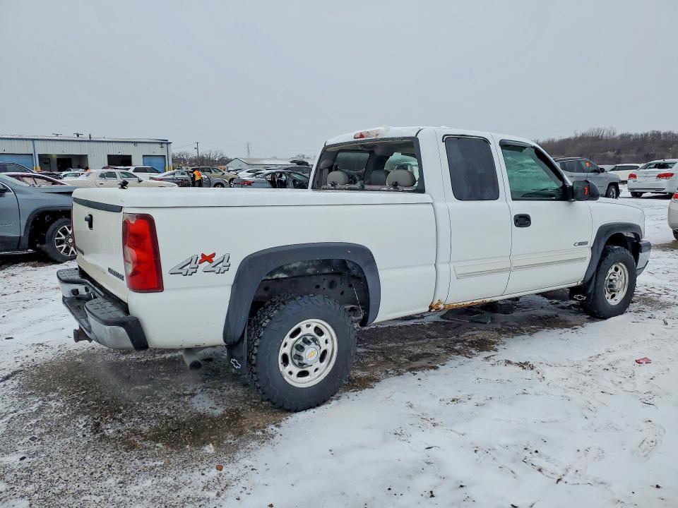 45997576 :رقم المزاد ، 1GCGK29U23Z318535 vin ، 2003 Chevrolet Silverado مزاد بيع
