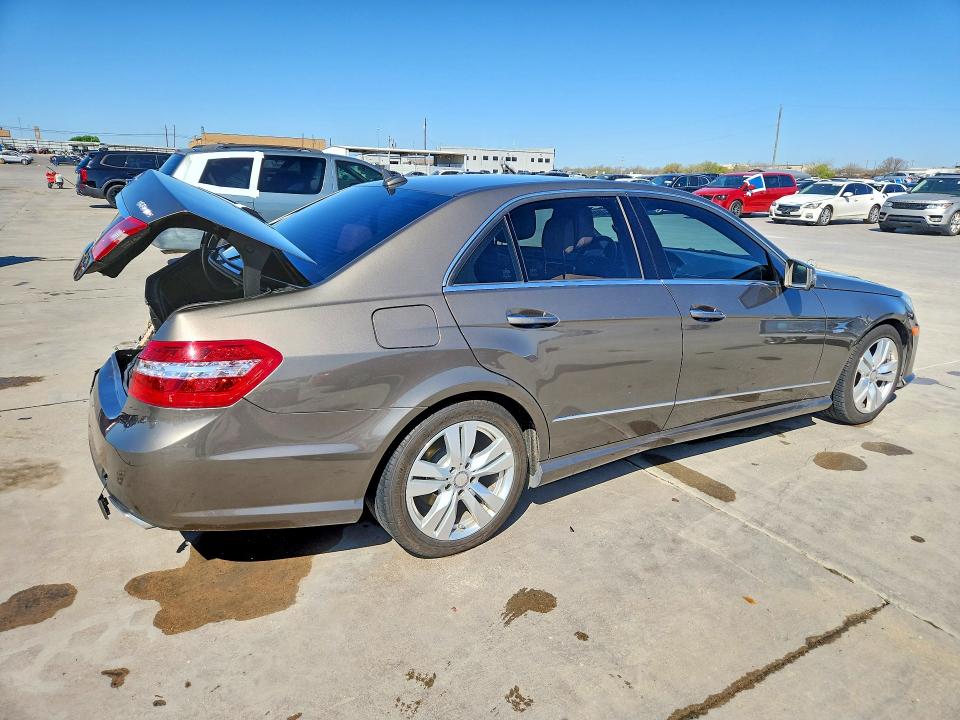 46544846 :رقم المزاد ، WDDHF2EB1BA445163 vin ، 2011 Mercedes-benz E مزاد بيع