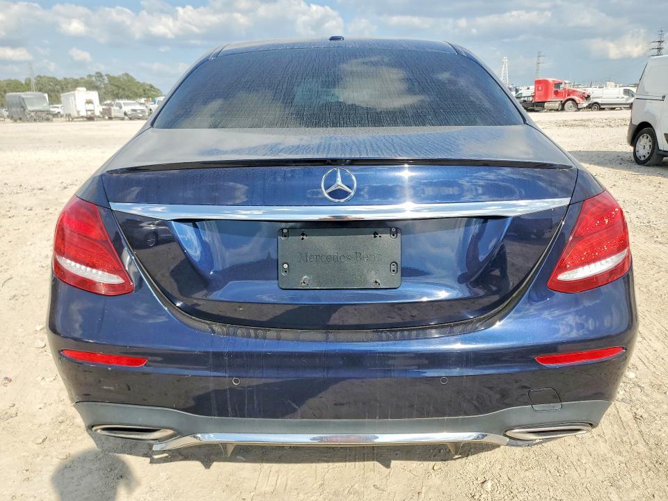 47316516 :رقم المزاد ، WDDZF4KB8HA225712 vin ، 2017 Mercedes-benz E مزاد بيع