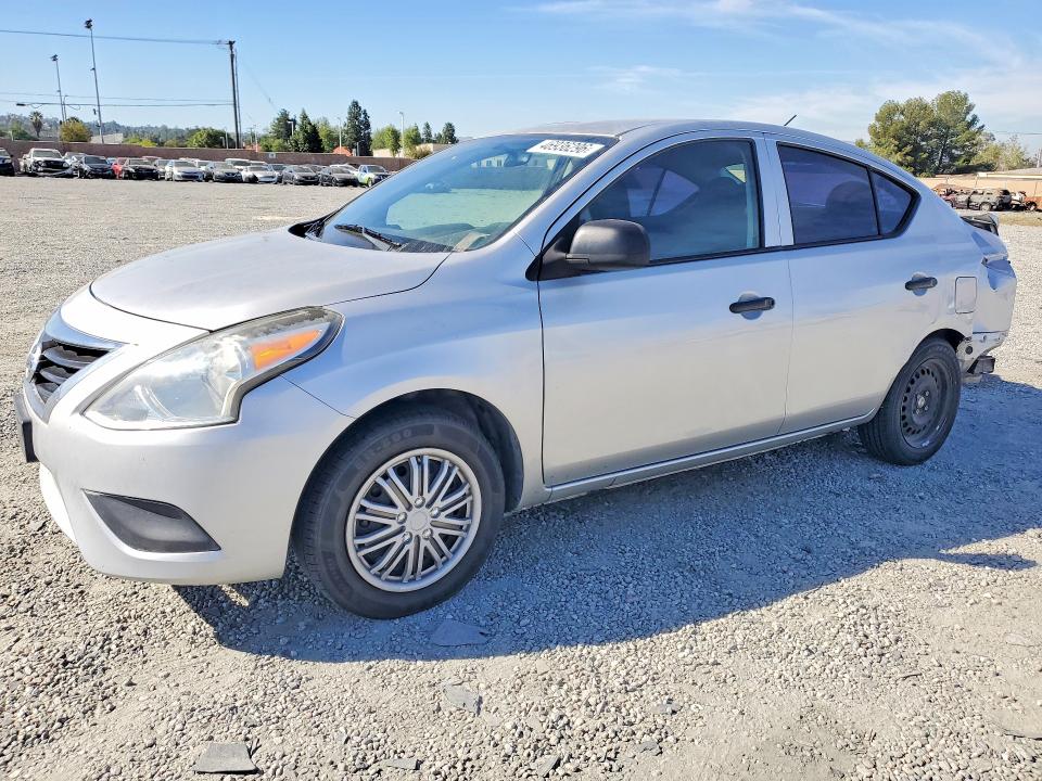 46936296 :رقم المزاد ، 3N1CN7AP4FL821989 vin ، 2015 Nissan Versa مزاد بيع