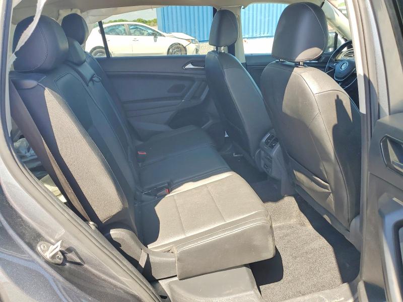 47373906 :رقم المزاد ، 3VV2B7AX5JM106368 vin ، 2018 Volkswagen Tiguan مزاد بيع